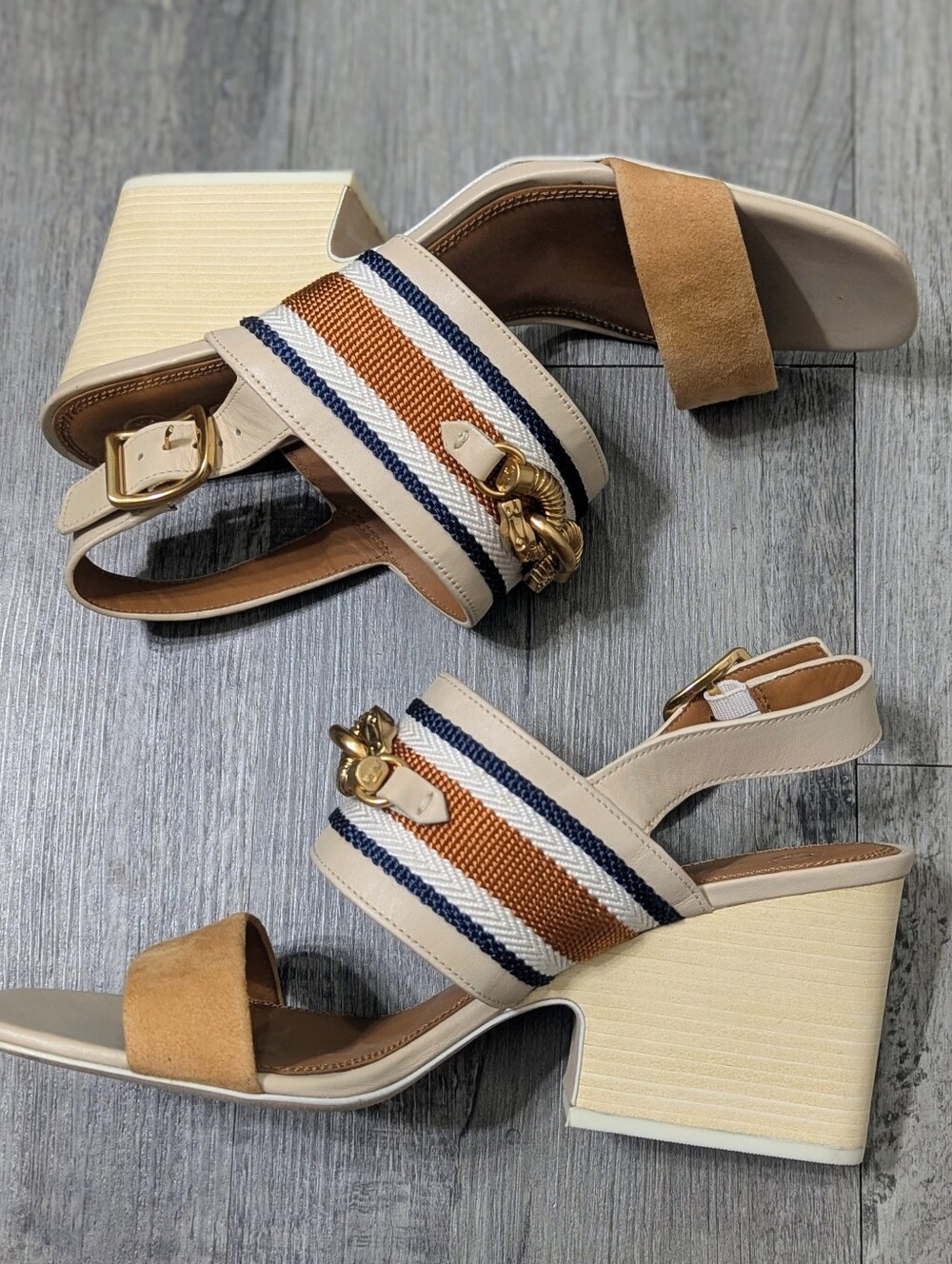 Tory Burch Cream, Navy & Tan Equestrian Chain-Accent Block Heel Sandals NWOT - Picture 6 of 8